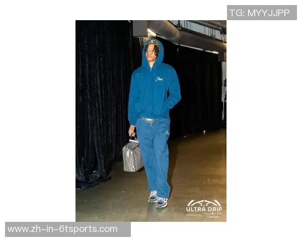 安东尼街头风格大揭秘 穿搭时尚与球场表现完美融合 安东尼街头风格大揭秘 穿搭时尚与球场表现完美融合